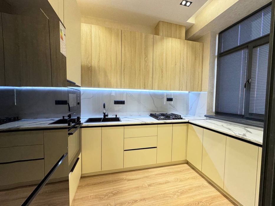 Срочно!!! Сдается Шикарная 2х ком квартира Ор-р Метро Юнусабад 999*