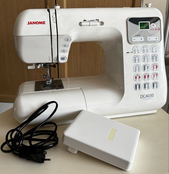 Шевната машина Janome DC4030
