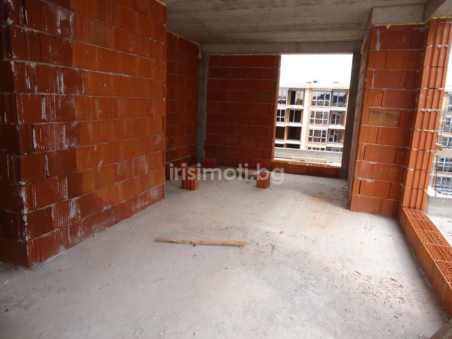 Продава , €272000, 141кв.м. в Студентски град