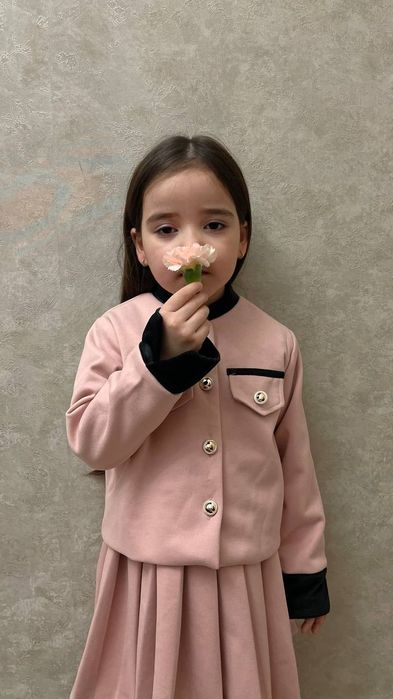 Qazchalar uchun judayam chiroyli kostyum yubkachamiz