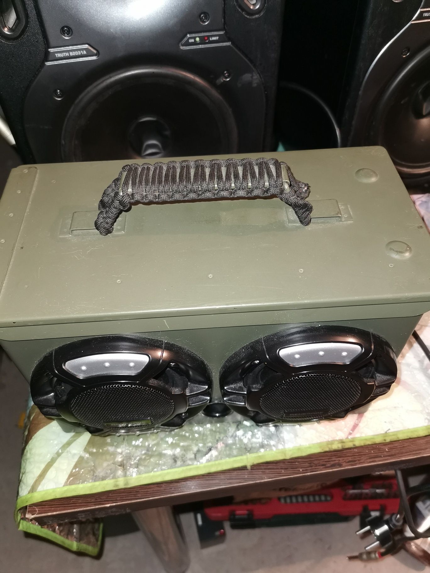 Cutie muzicală militară Ammo Can Boombox bluetooth. Sonos ZP 100