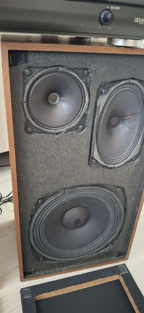 Усилвател Technics SA-EX510 с две тонколони