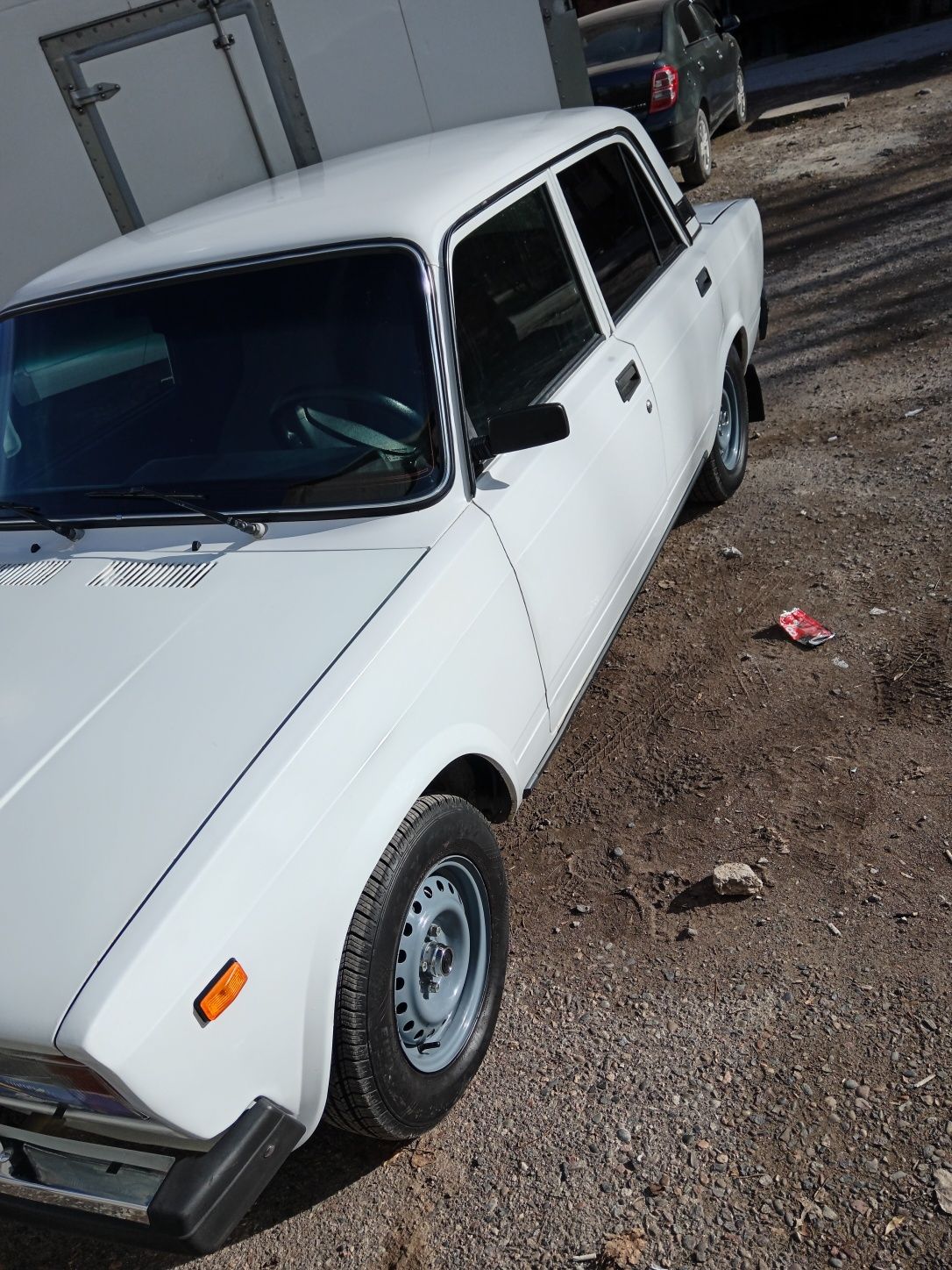 Vaz 2107 sotiladi