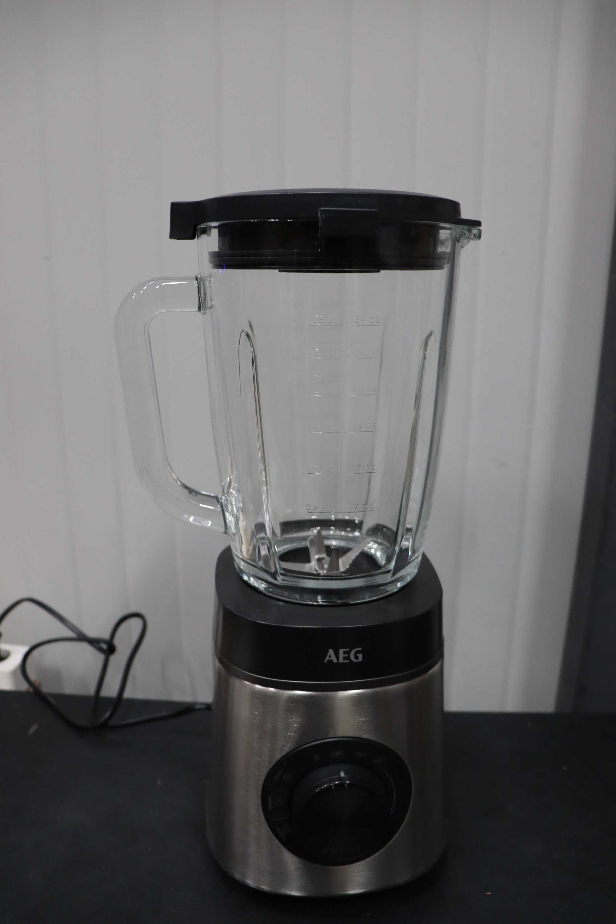 Блендер AEG TB6-1-6ST 3 програми,6 остриета 1400W 1,75L Стъклена кана