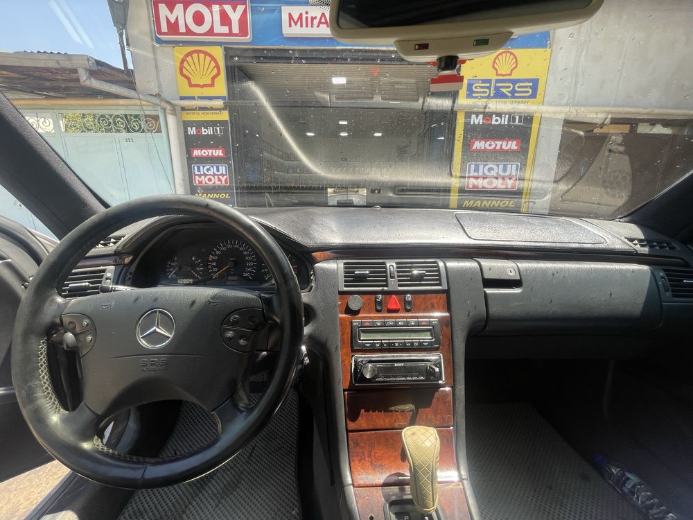 Mercedes benz w210