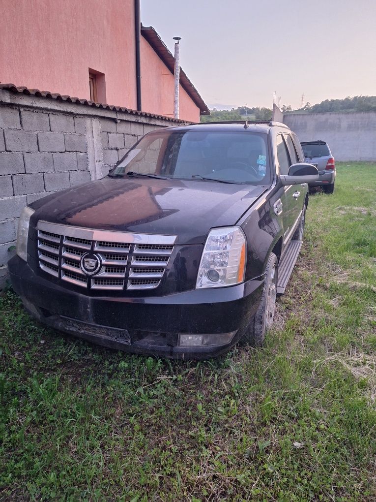 Cadillac escalade pentru piese