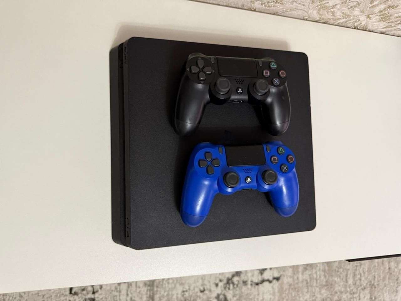Продам playstation 4