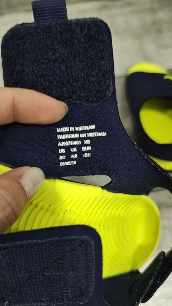 Сандали Nike номер 21