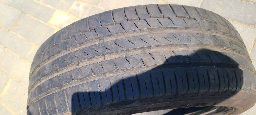 Vand 2 cauciucuri de vara Continental 215/55/R17