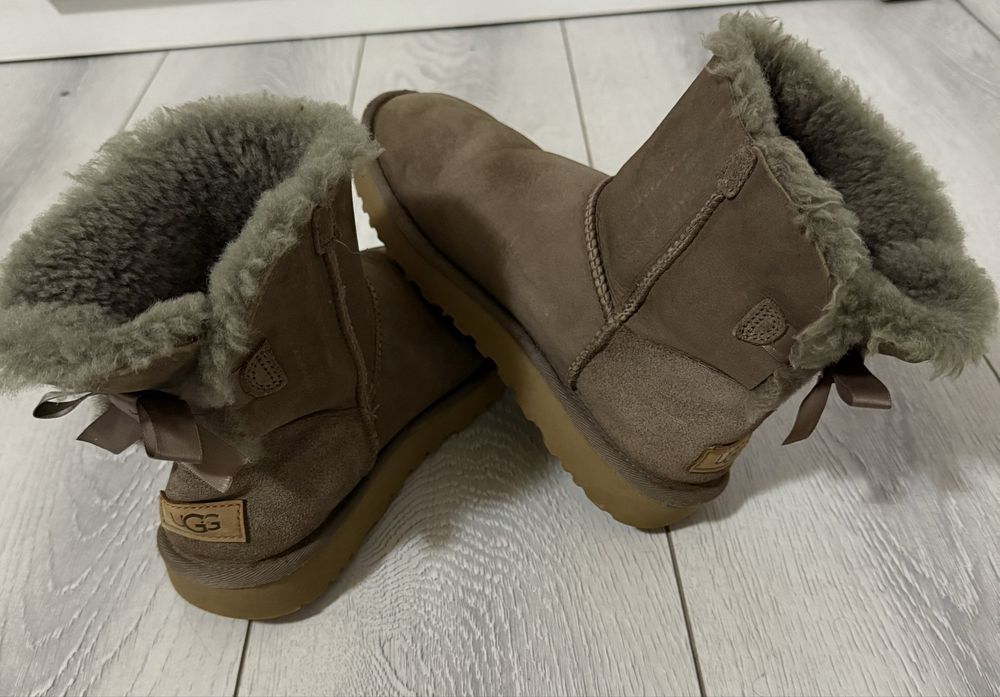UGG nr. 38 super pret