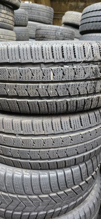 Гуми 2бр 215/65/16с - 1бр  - 115лв