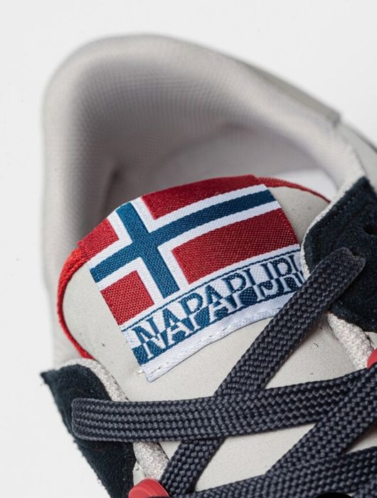 Vand adidasi Napapijri ,sunt noi în cutia originala