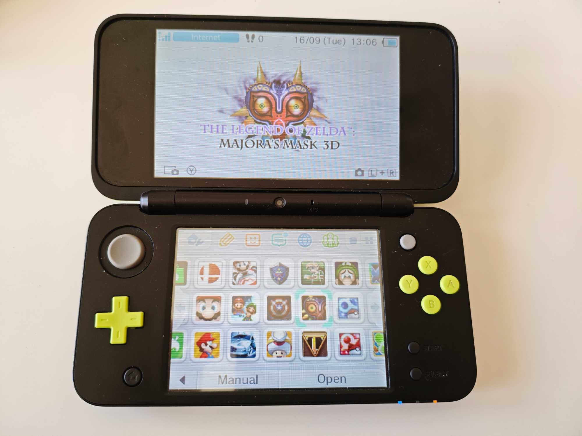 New Nintendo 2DS XL - Качени много игри