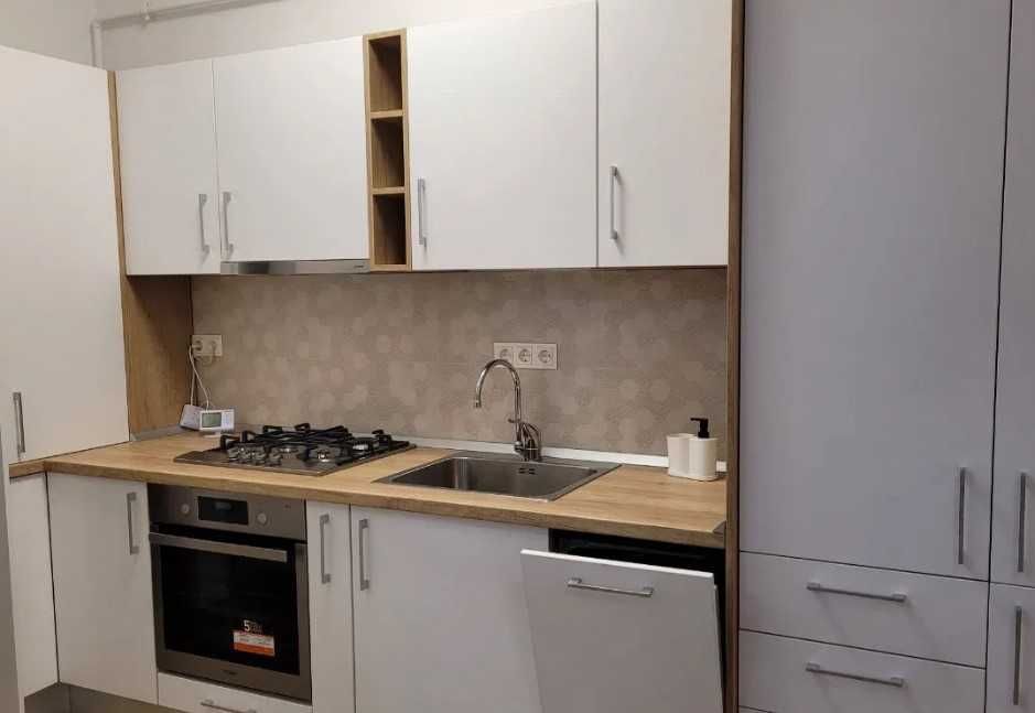 Дава се под наем Тристаен апартамент в Пловдив, Каменица 1 - 85 кв.м за 244.8 € - Снимка #2