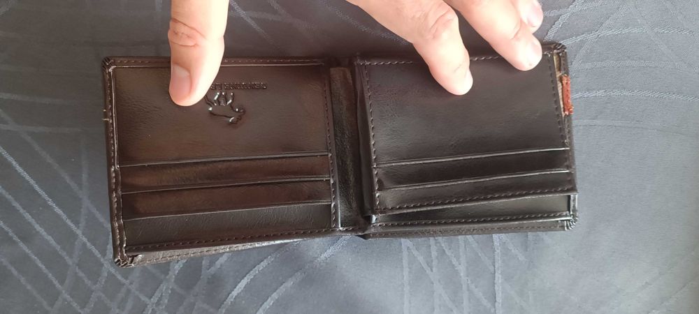 Портфейл от еленска кожа