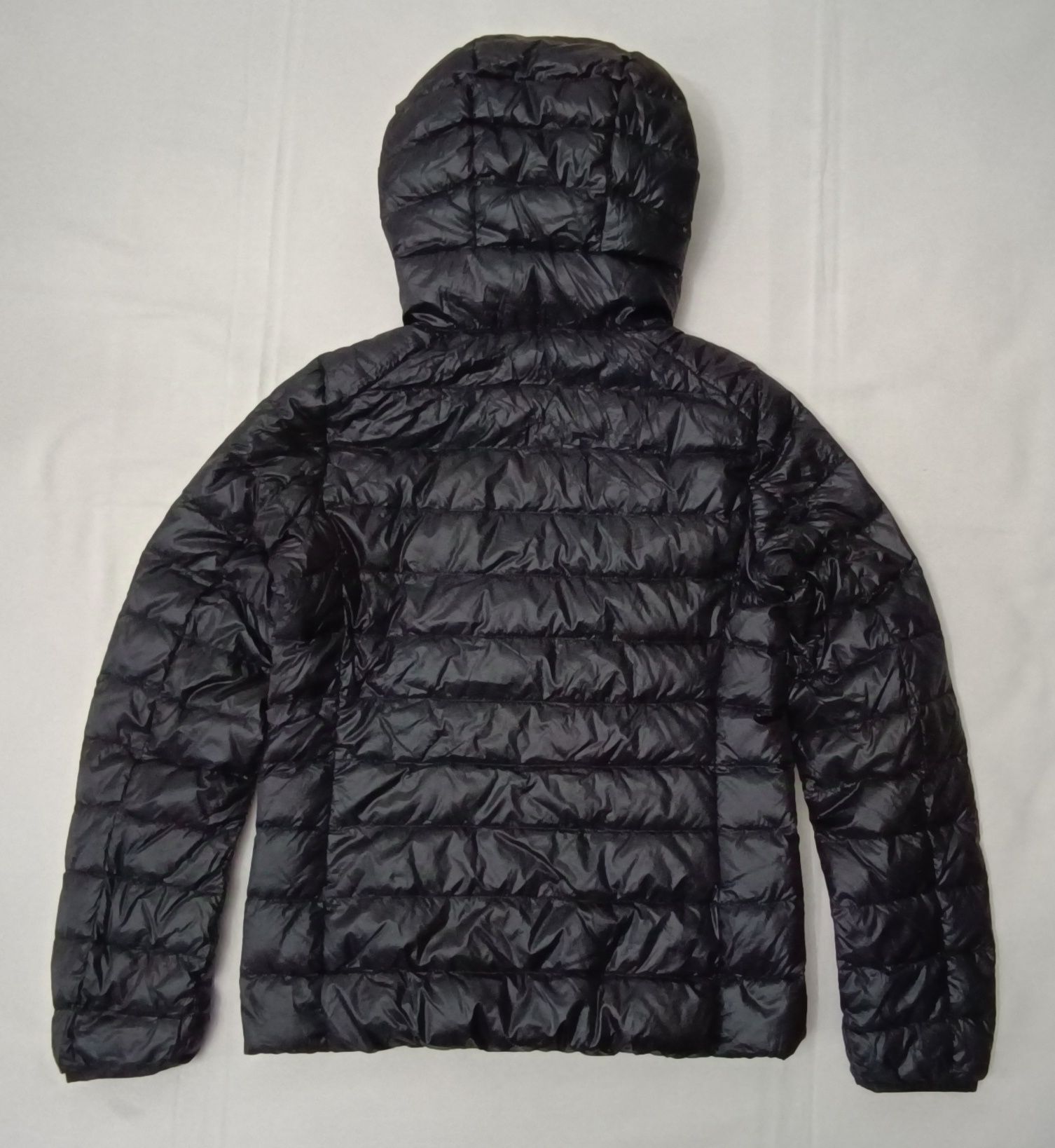 Uniqlo Down Hooded Jacket оригинално пухено яке S пухенка