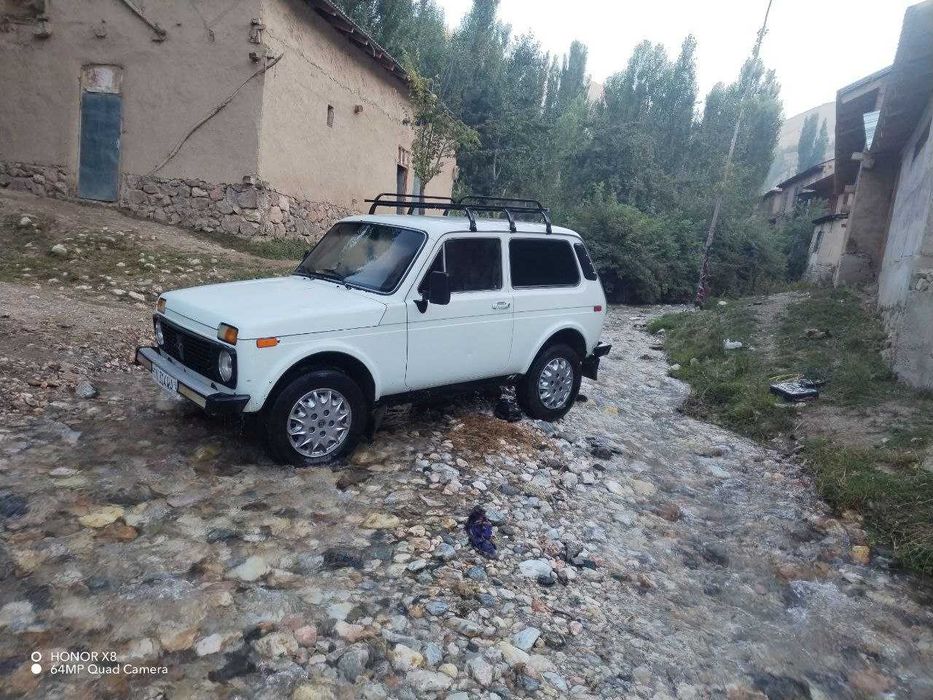 Нива 4х4 сотилади