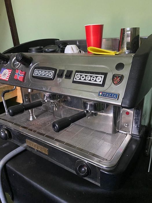 Готовая станция: Испанская кофемашина + кофемолка + полный комплект