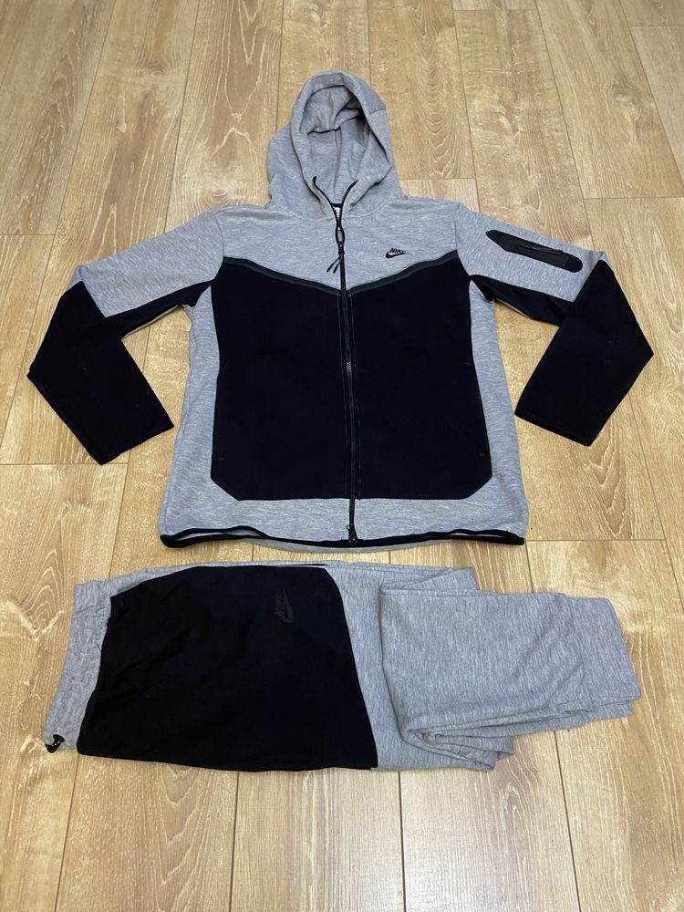 Trening Tech Fleece Nike marimea S,M,XL,XXL