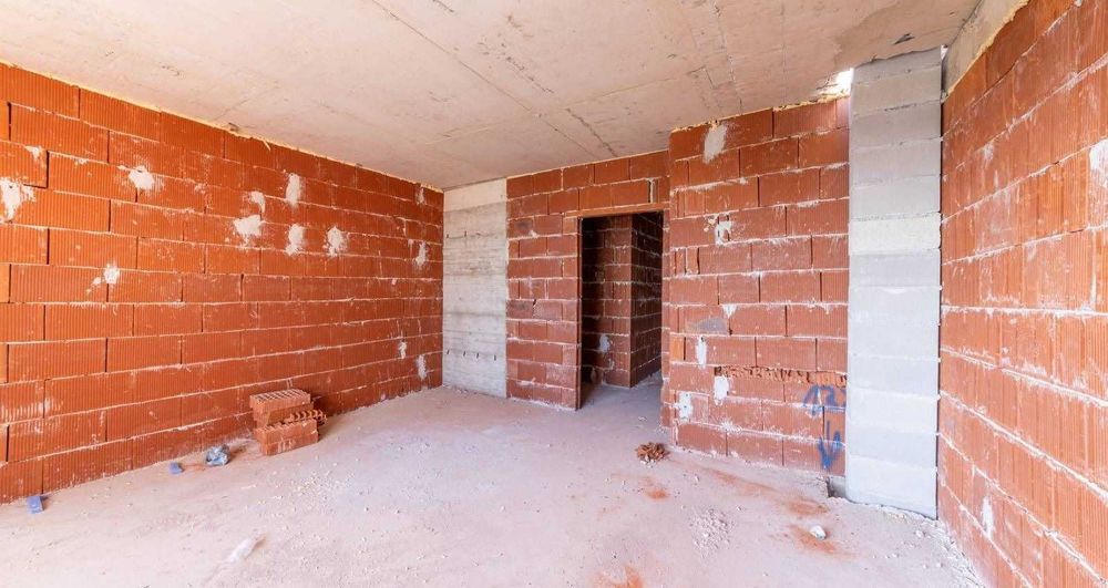 Продава се Тристаен апартамент в Варна, Владислав Варненчик - 97 кв.м за 1135 €/кв.м - Снимка #1