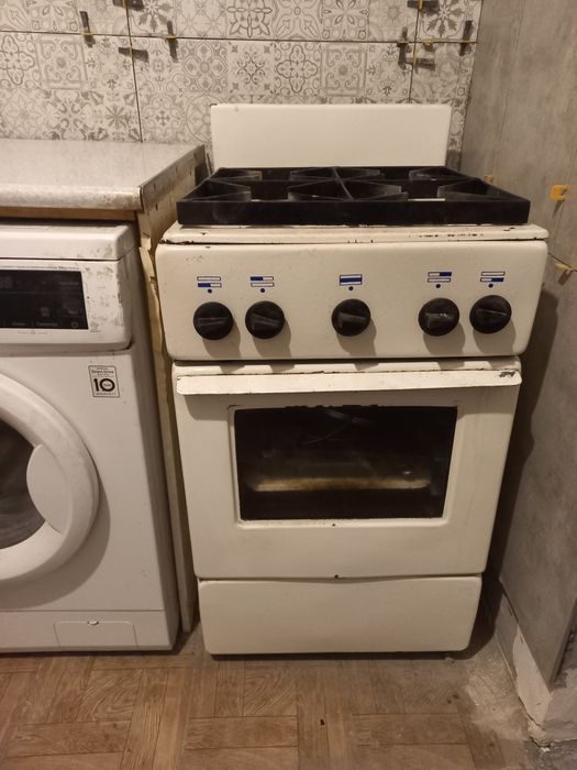 Продаю газовую плиту