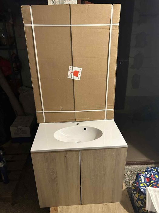 Vand mobilier de baie