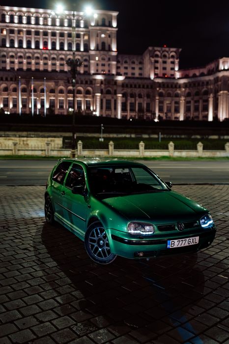 Vand golf 4 coupe 1.6 benzina