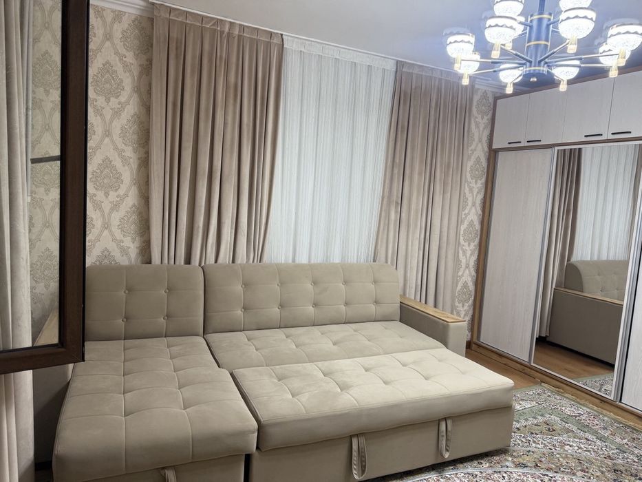 ЮНУСАБАД -4 1 комнатная квартира переделанная в двух с обстановкой