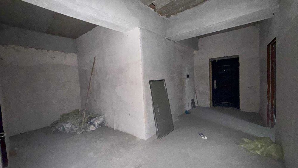 81м2 2хоналик, 3 хона килса булади (центр 2-мактаб)