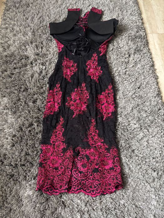 Vând rochie elegantă și sexy