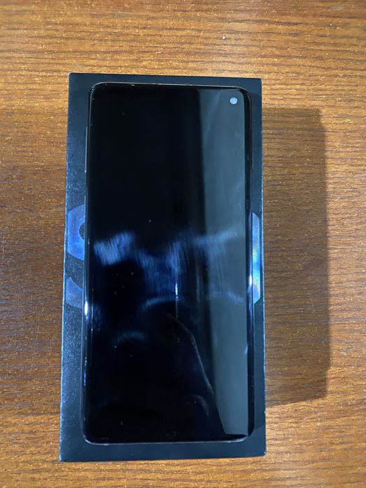 Samsung S10 8/128 gb