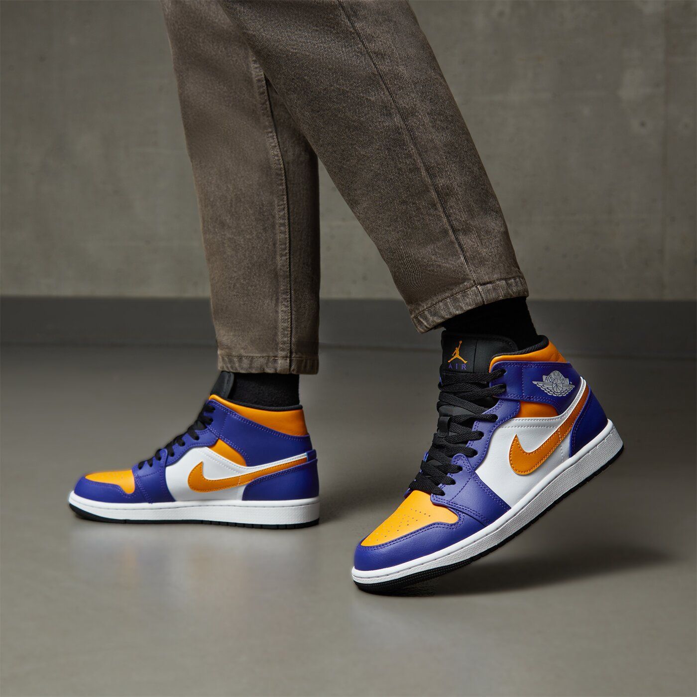Nike Air Jordan 1 Mid Lakers номер 50.5