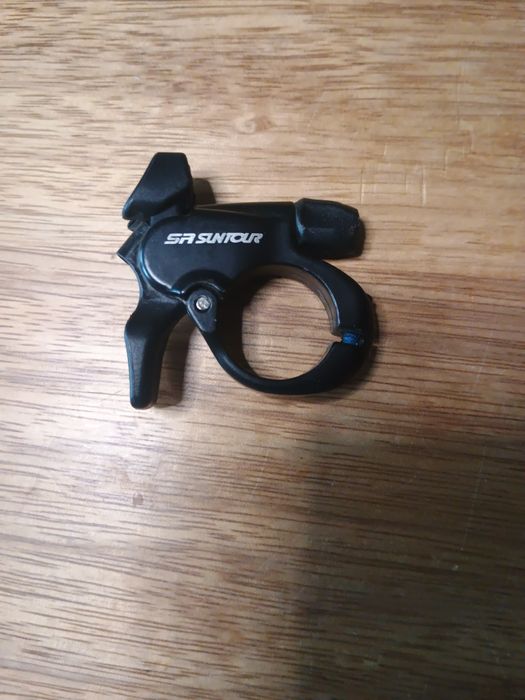 Въздушна вилка sr suntour raidon