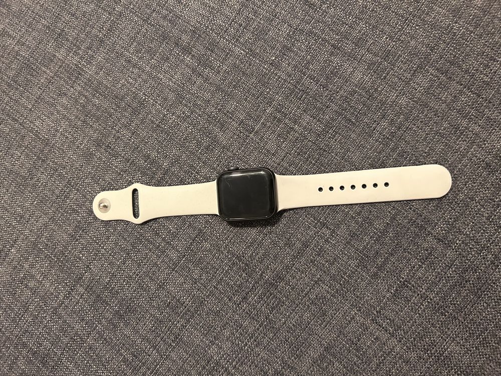 Apple Watch SE Full Box