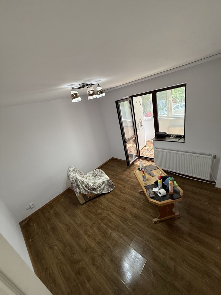 Inchiriez apartament 2 camere 60 mp parter str Oituz zona Catedrala