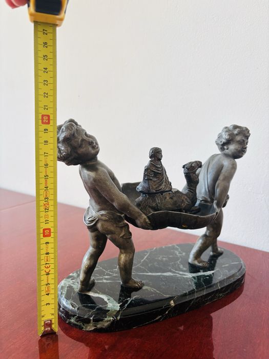 Statueta din antimoniu pe soclu de marmură