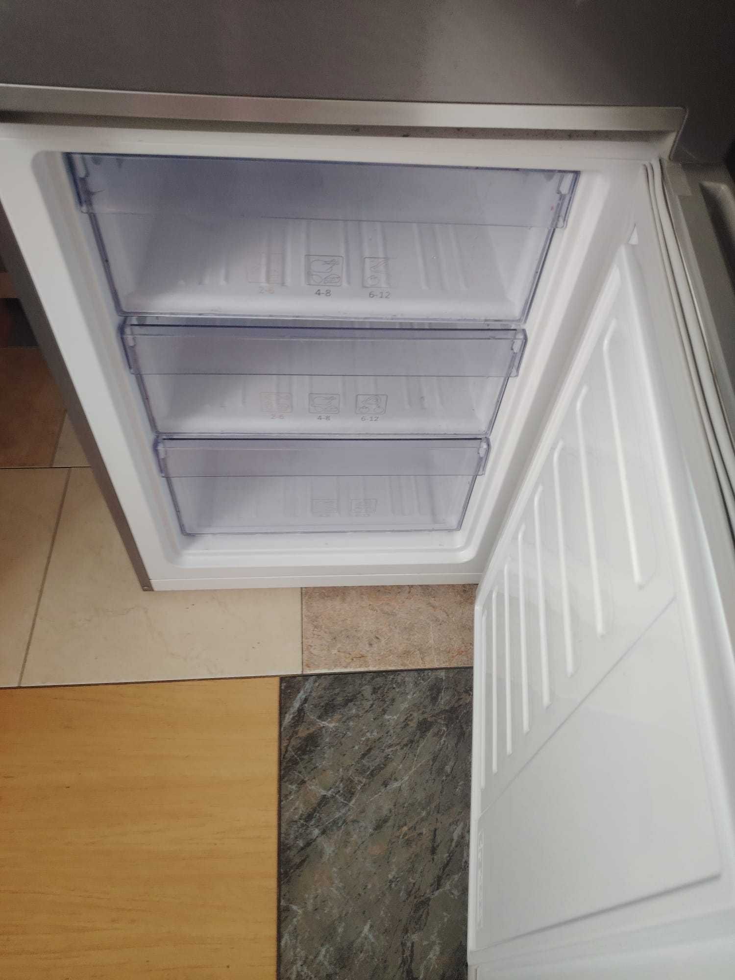 Combina frigorifica Beko  377 l, Clasa A++, Active Fresh Blue Light