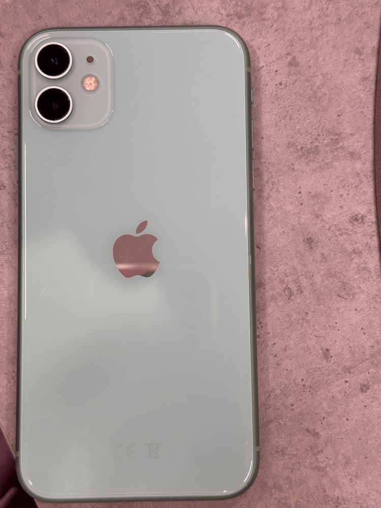Продам iphone 11