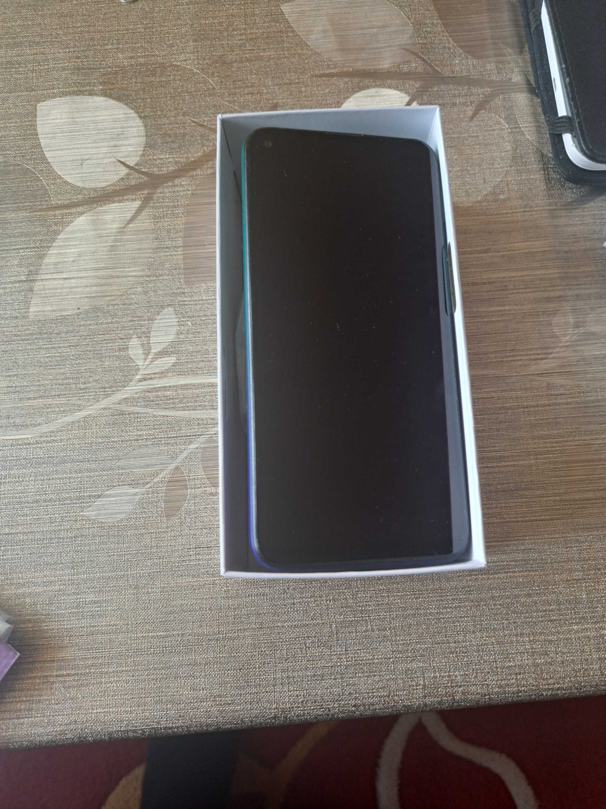 Huawei p40 lite E 128gb чисто нов