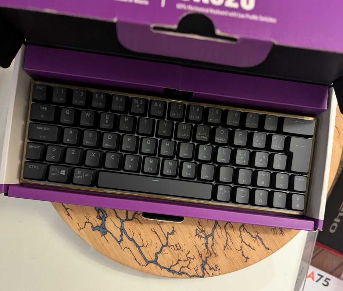 Механична клавиатура Cooler Master SK620 Red Linear с гаранция RGB