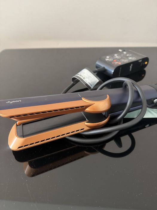 Dyson Airstrait Преса