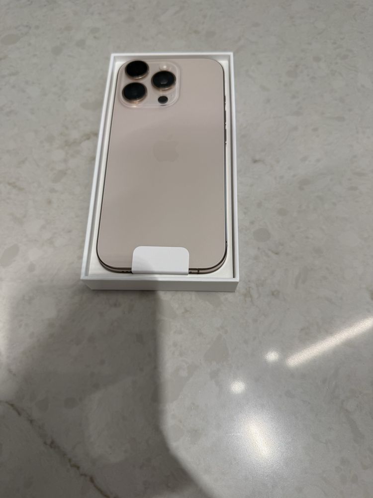 Iphone 16 Pro - 128 GB Titanium
