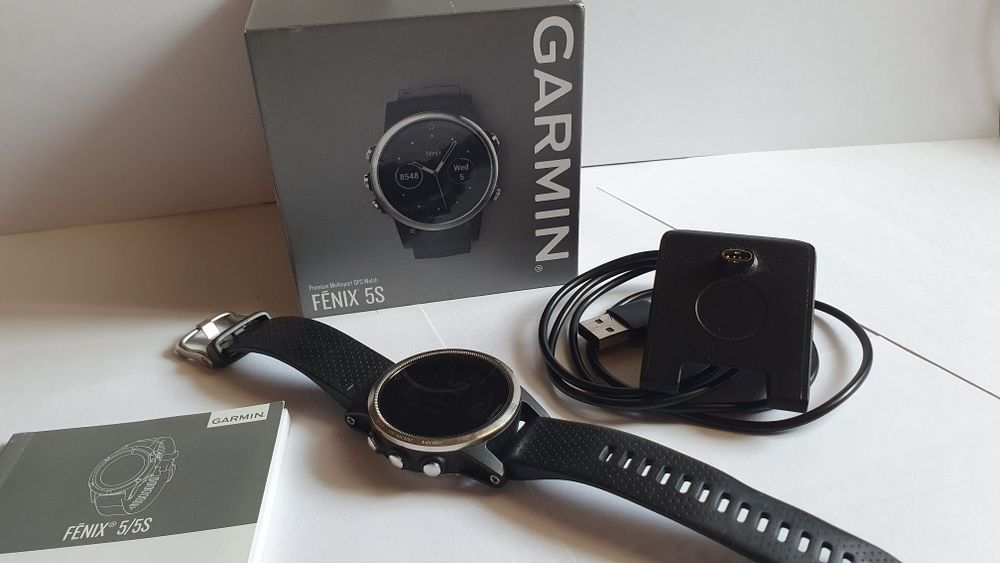 Vând ceas Garmin 5s in stare perfectã de funcţionare, full box
