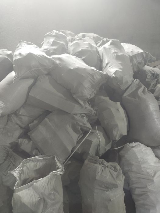 Дрова обрезки поддонов