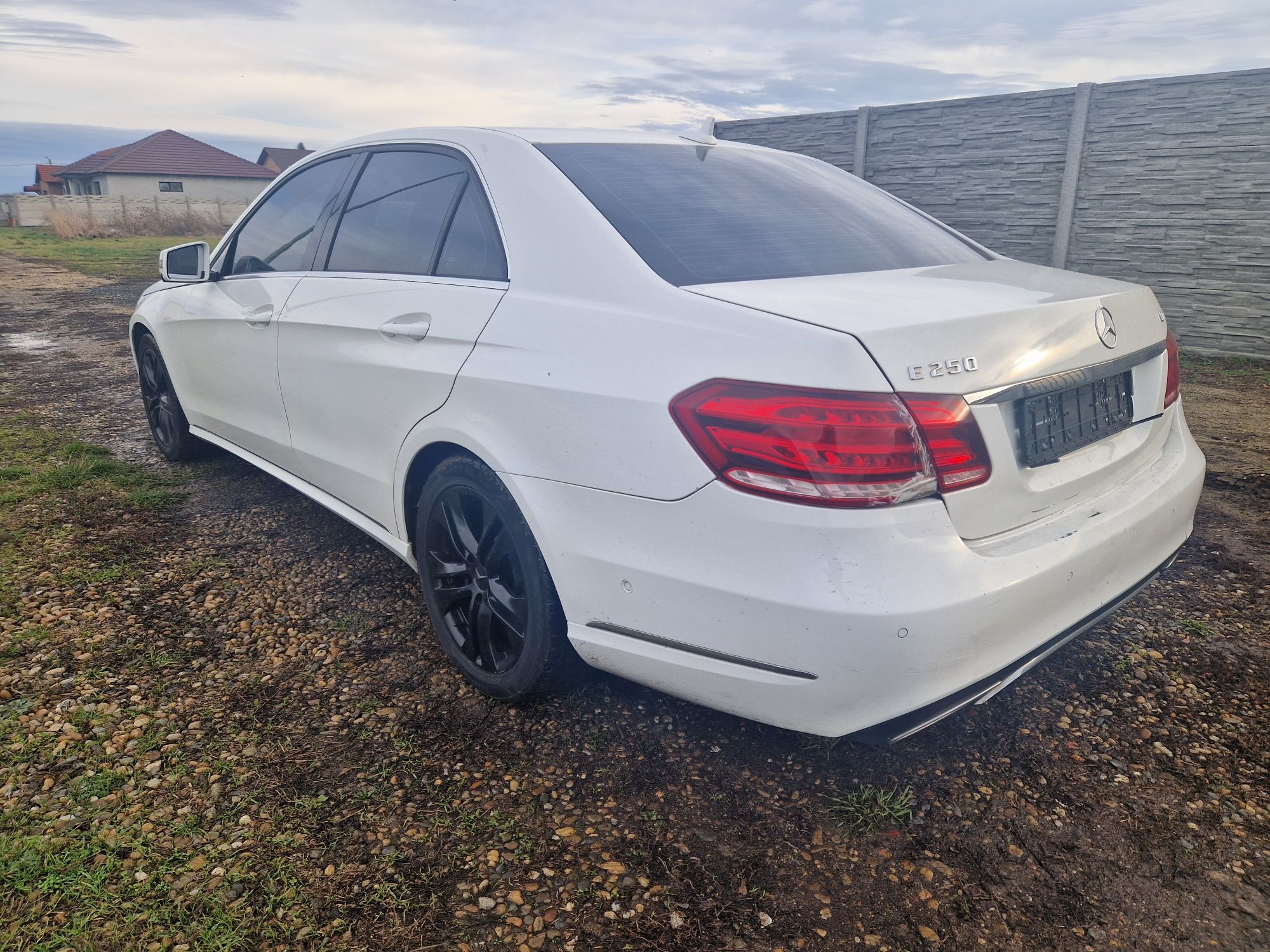 Dezmembrez Mercedes E-class 2013-2015 2.2 OM651