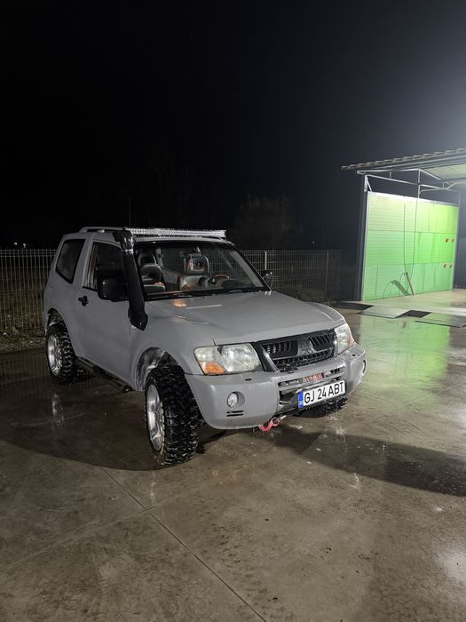 Vand mitshubisi pajero mk3 cu motor m57 rog a se citi descrerea