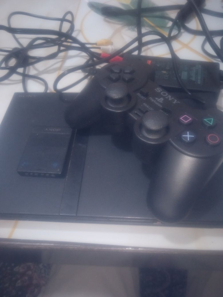 Play station 2 sotiladi