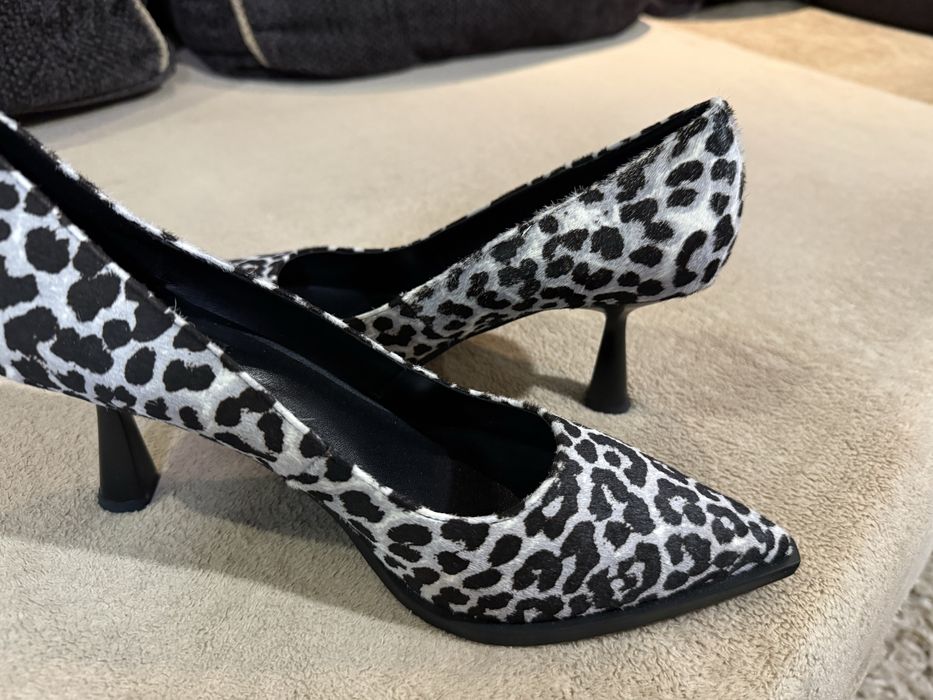 Обувки -6см височина, с косъм