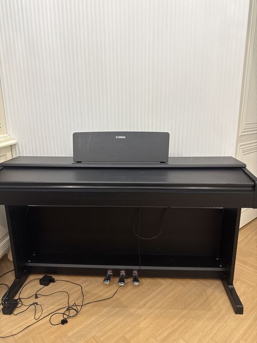 Пианино бренд:Yamaha