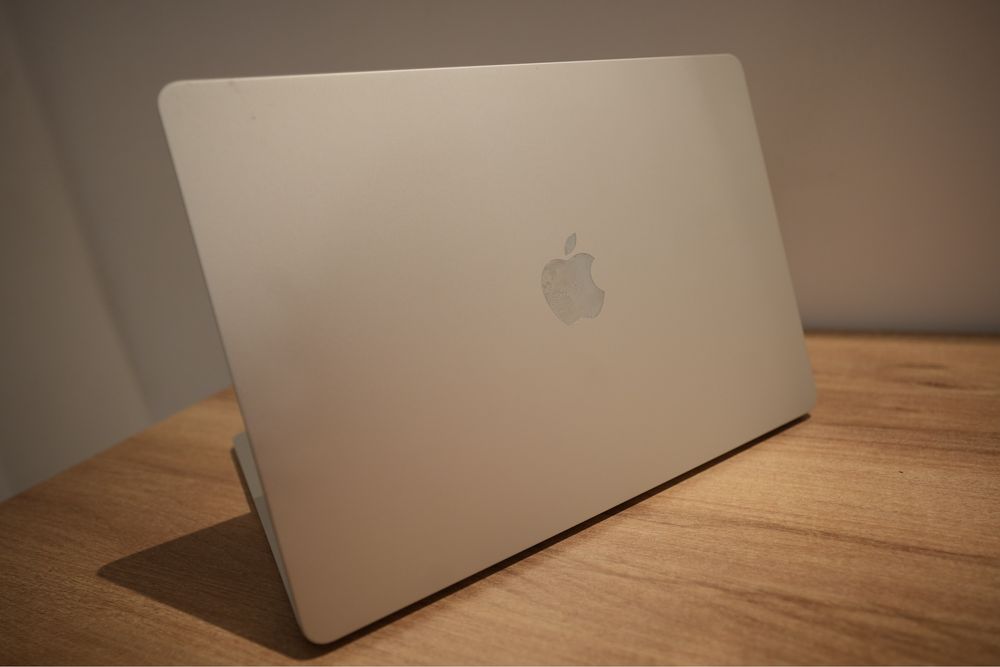 Macbook Air M3 15”, 16GB Ram, 256GB SSD, 98% Baterie